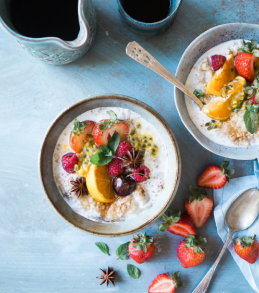 Healthy Oatmeal and Fruit Breakfast Bowl